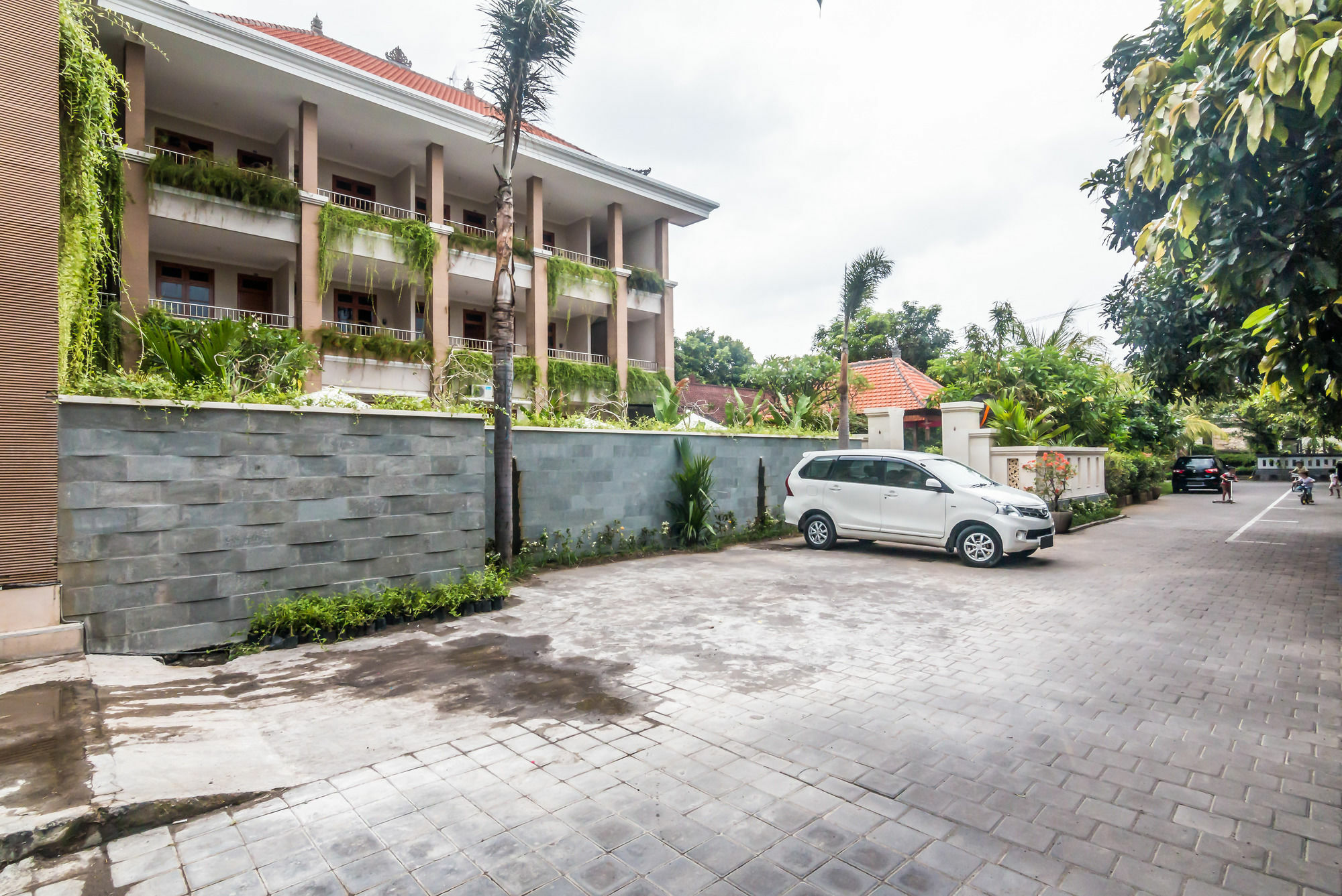 Zen Rooms Basic Kuta Kubu Anyar Exterior foto
